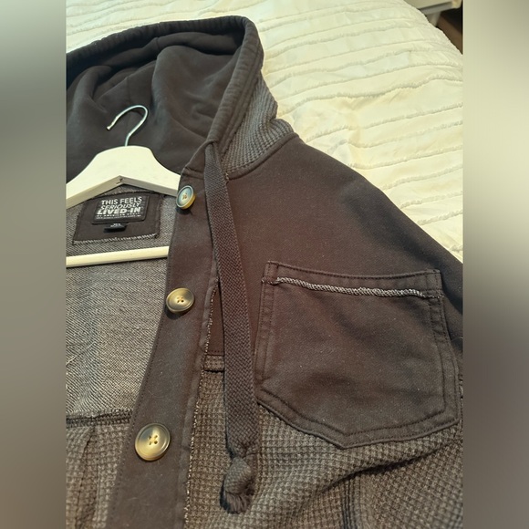 American Eagle Shacket - Picture 5 of 6